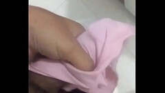 masturbate until sperm comes out on the neighbor'_s clothesline Thumb