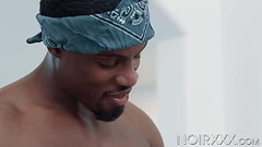 Blond Taylor Reign ass fucked by black hunk DeAngelo Jackson Thumb