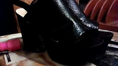 High heel piss Thumb