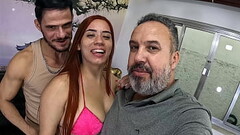 Isa Sampaio por tr&aacute_s das c&acirc_meras na Mans&atilde_o do Ted Thumb