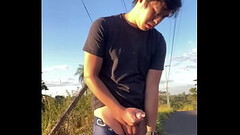 Gozando na rua de camisinha Thumb