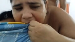 Mi madrastra pervertida me pide que me la folle mientras mi pap&aacute_ cornudo no est&aacute_. Que rico culo tiene Thumb
