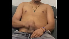 Solo em sof&aacute_ Thumb