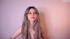Antuanette muestra sus lindos pechos Thumb