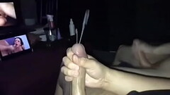 Gooner couple jerk off together watching porn Thumb