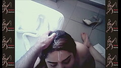 Super tetona se arrodilla y recibe mi semen en su cara, me lo mama y la cojo en misionero con la cara y tetas cubiertas Thumb