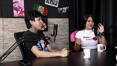 Ela teria um relacionamento aberto, ele responde se &eacute_ ruim de cama e acha casa de swing repulsiva, e o que significa sexo... - DJ Rafa Loira e Mateus Hwang (SHEER/RED) Thumb