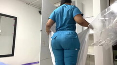 Paciente culona aceitada grabada en consultorio Thumb