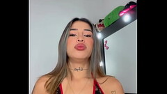 te gustan las tetas y que te la chupen? Thumb