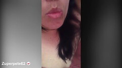 sexy acostada en la cama esperando una gran descarga de semen en  mi cara Thumb